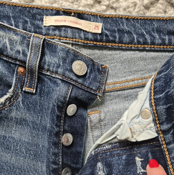 Levi's Wedgie Straight Jeans - Picture 3 of 7
